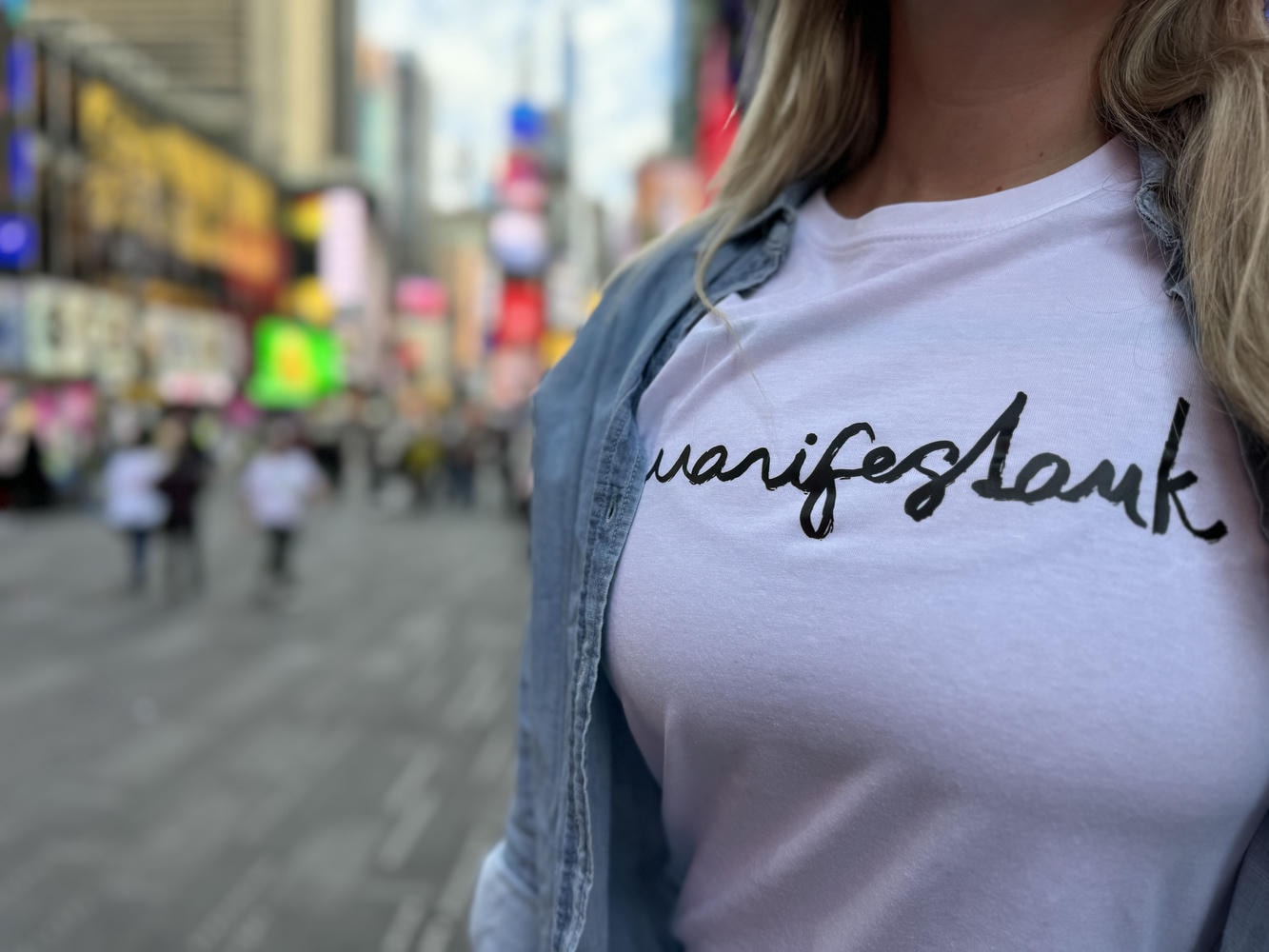 MANIFESTAUK SIGNATURE T-SHIRT